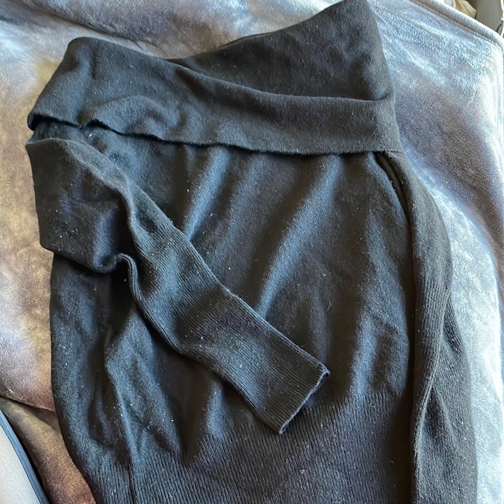 Black cashmere sweater